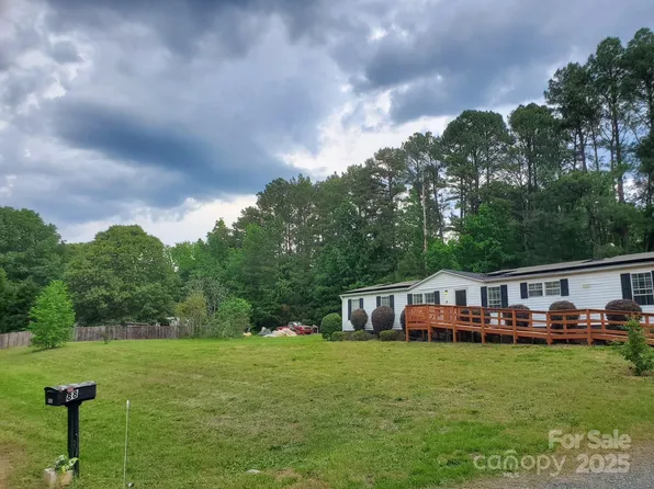 8813 Summerhill Dr, Waxhaw, NC 28173