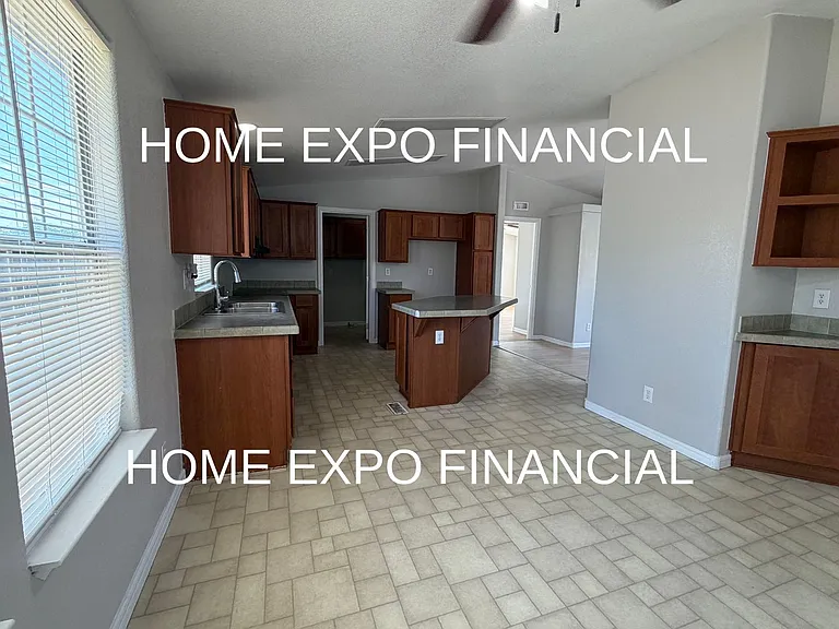26590 Franklin Ave — Photo 9
