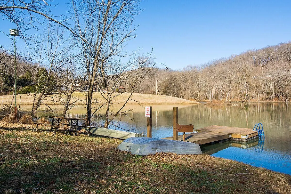 4 bed, 3.5 bath, 3276 sqft, $6,000 — Photo 1