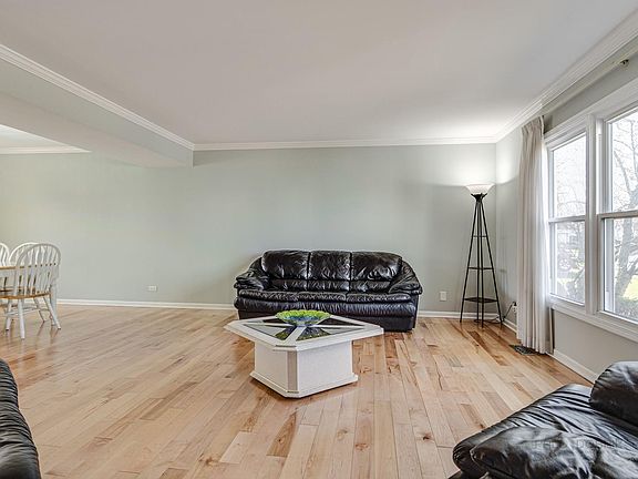 5th image of 343 Camden Pl
