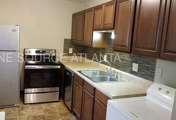 4th image of 1000 Ferguson Ct APT B