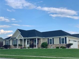 213 Bluegrass Rd, Wapakoneta, OH 45895
