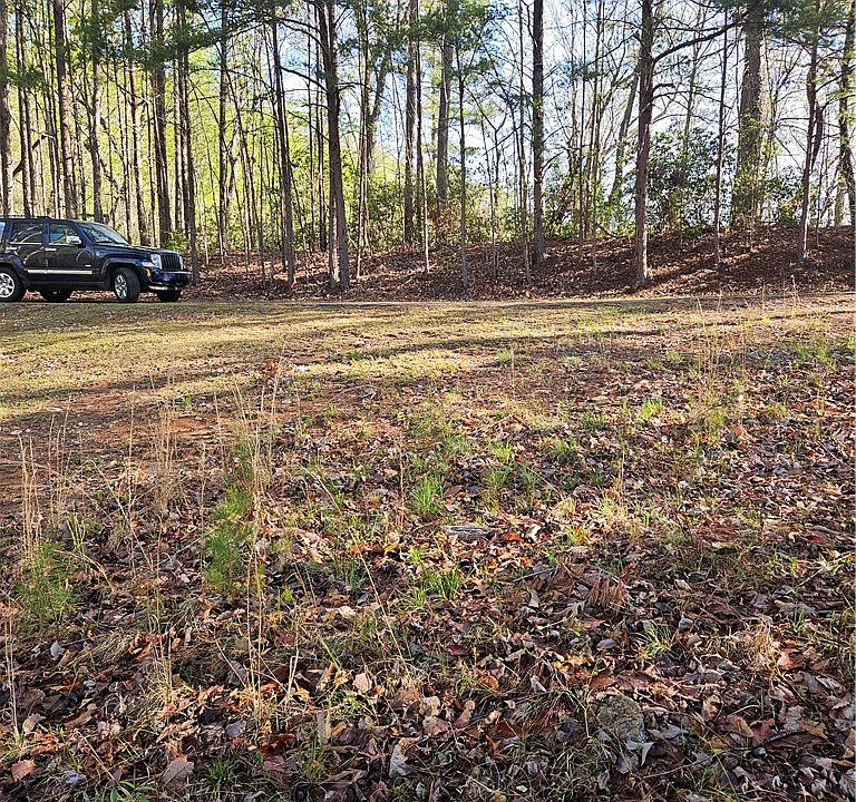 1st image of 139 Whispering Falls Dr