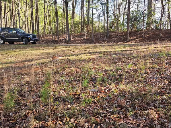139 Whispering Falls Dr, Pickens, SC 29671