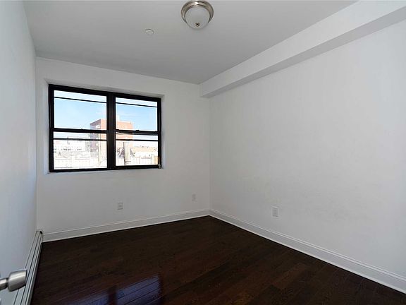 4th image of 17308 Jamaica Ave