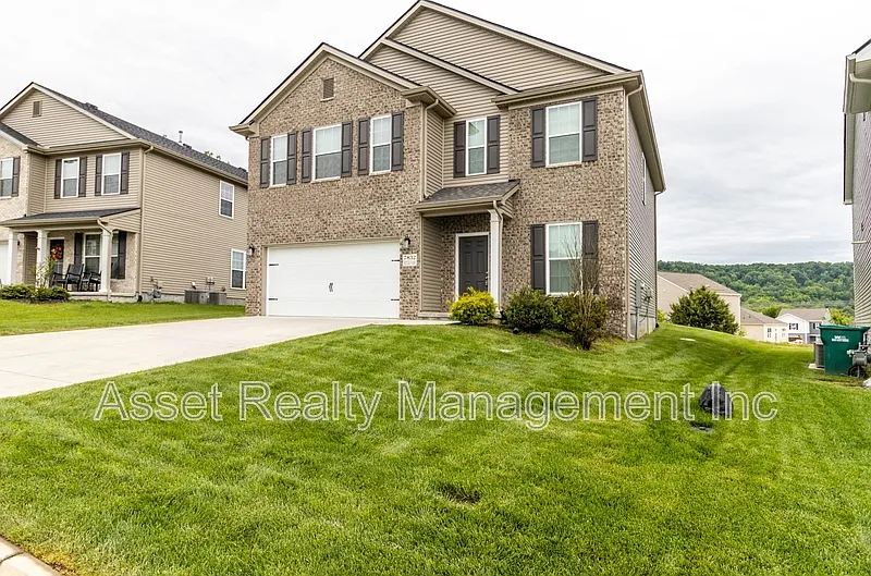 4 bed, 3.0 bath, 2352 sqft, $2,295 — Photo 4