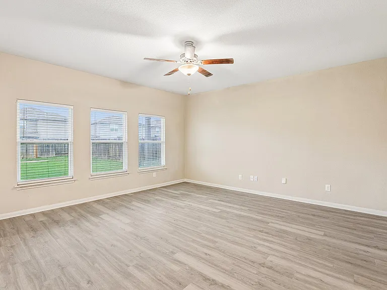 117 Cherry Tree Ln — Photo 6