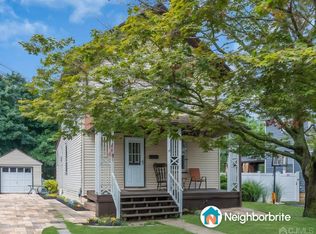 7 Maple St, Parlin, NJ 08859