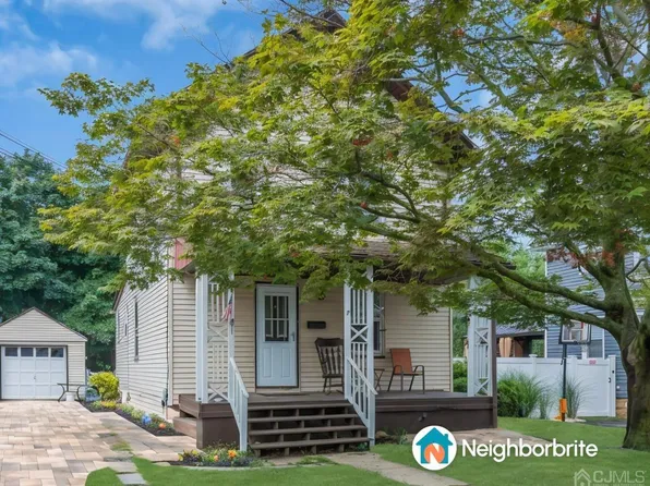 7 Maple St, Parlin, NJ 08859