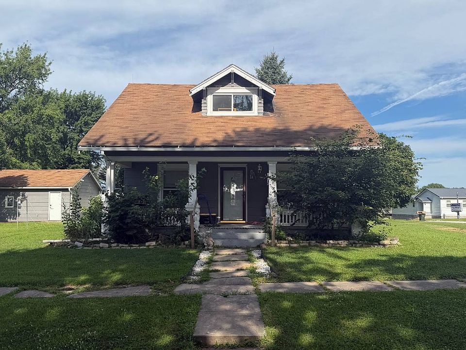 1st image of 205 2nd St