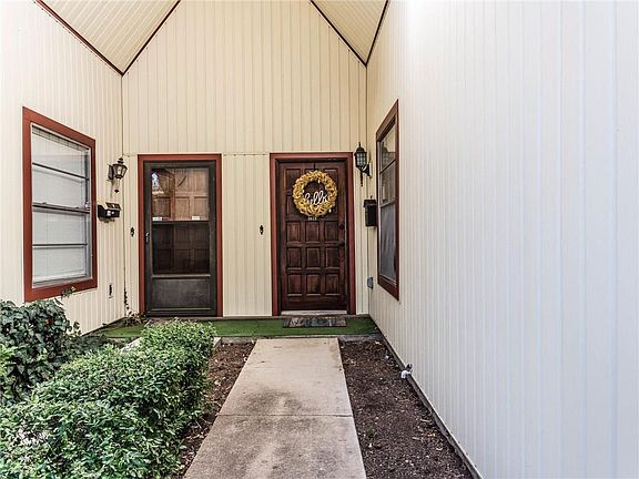2nd image of 2019 Clubview Dr