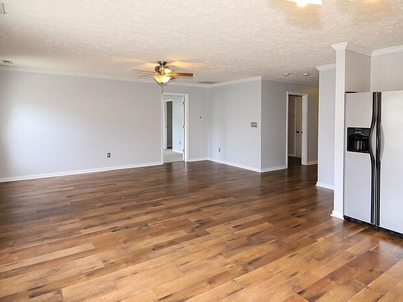4th image of 5906 Accent Dr