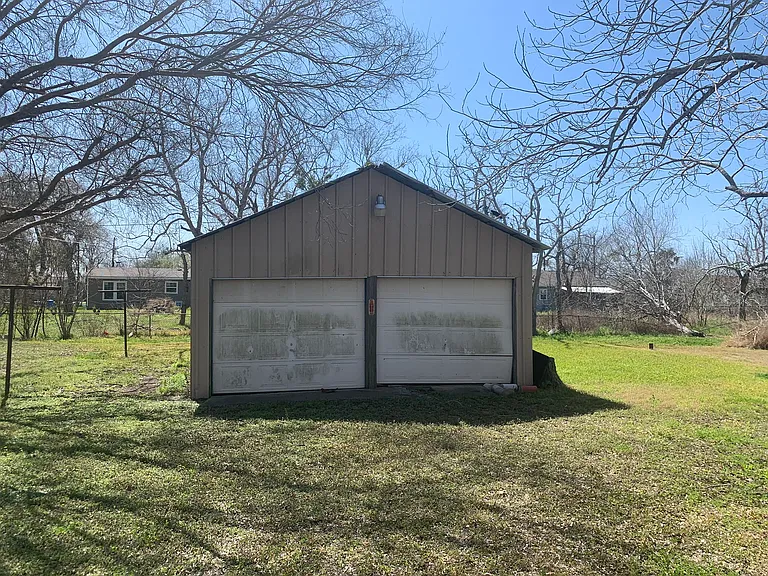 10704 State Highway 185 S — Photo 75