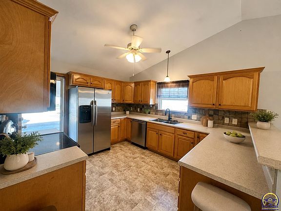 4th image of 3019 S Parkway Ct
