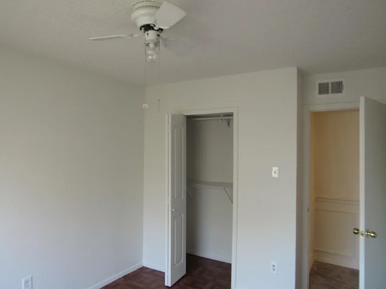 7901 Trimble Dr — Photo 8