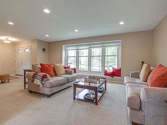 5th image of 337 New Mills Ct