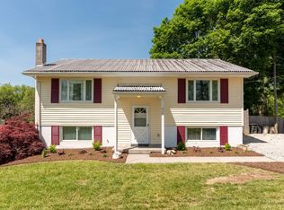 915 Switchback Rd, Christiansburg, VA 24073