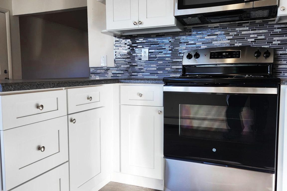 Bldg A/ 3 bdrm unit -kitchen