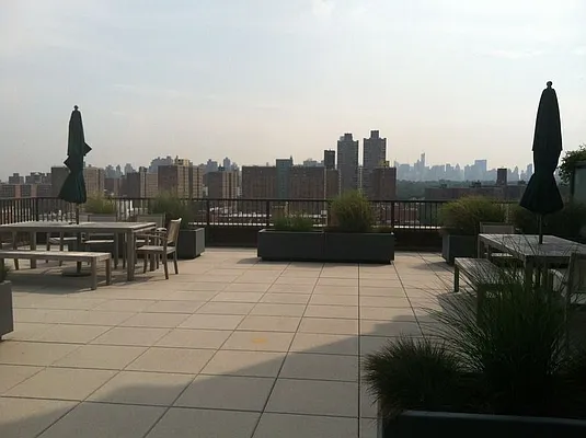 Rented by Zar LLC | media 44