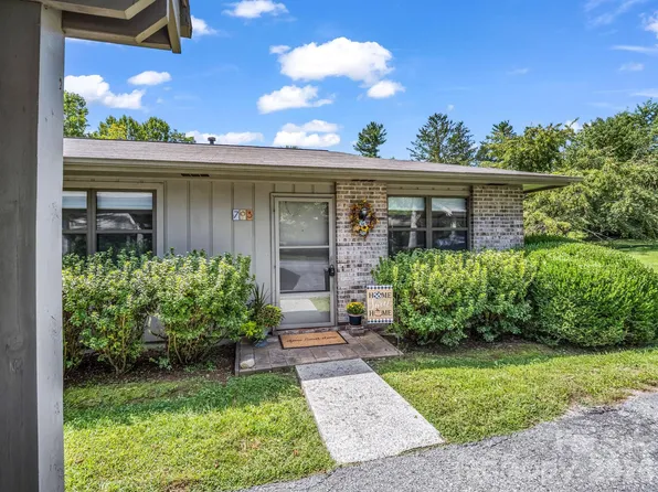 703 Farmington Cir, Hendersonville, NC 28739