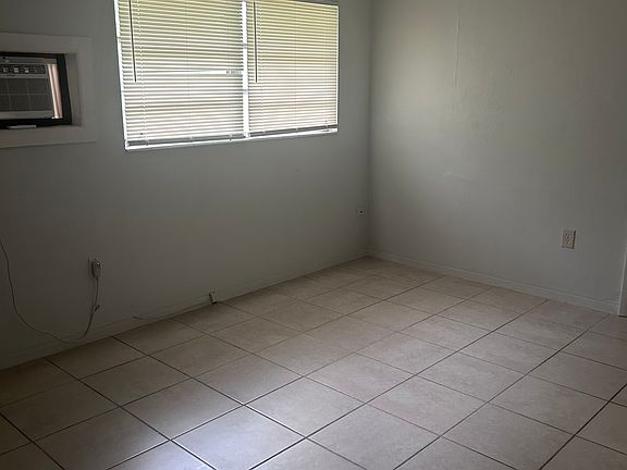 2nd image of 2225 9th Ave W APT 5