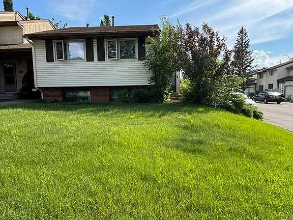 2nd image of 107 N Silvergrove Rd NW