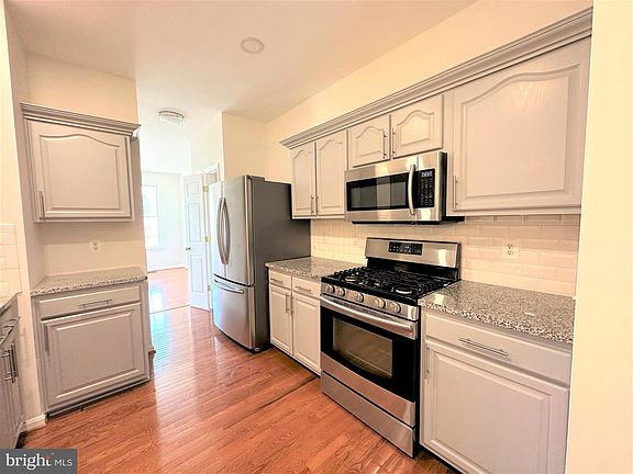 4th image of 12713 Gartney Ln