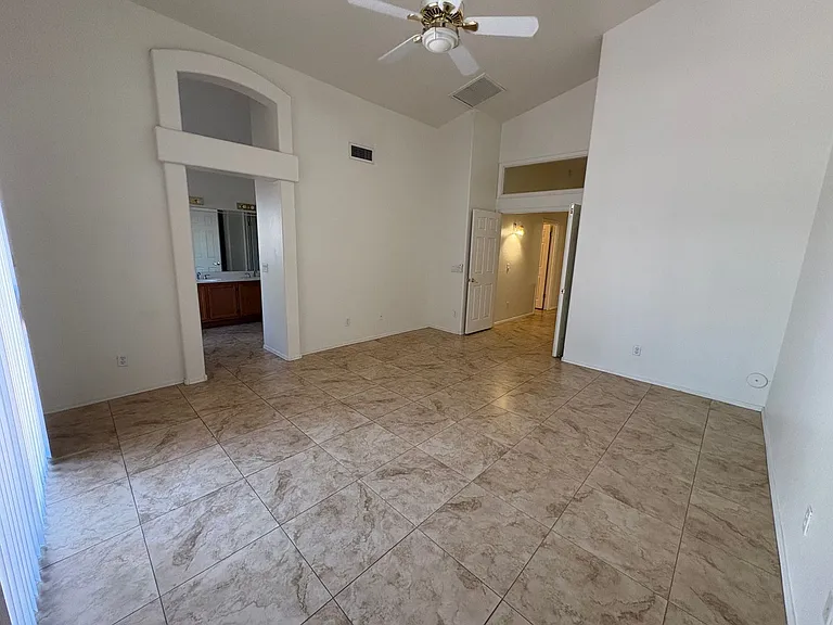 1885 E Drake Dr — Photo 8