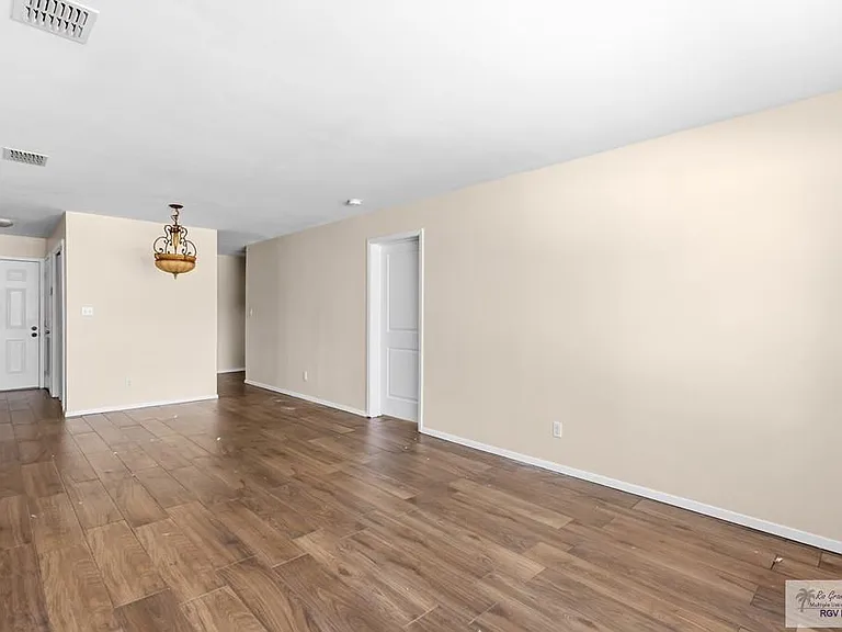 401 Jose Marti Blvd #103 — Photo 2