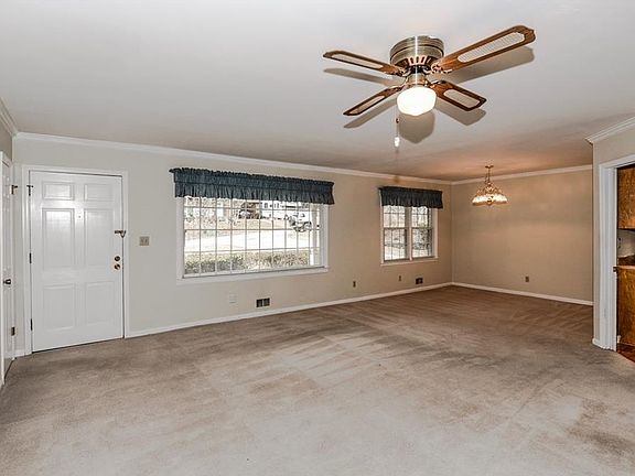 4th image of 3205 Clearview Dr SW