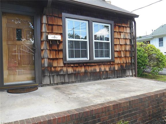 4th image of 427 Spring St