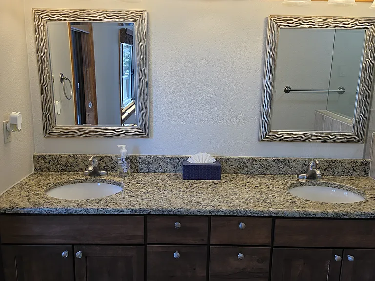 697 Northwestern Pl — Photo 35