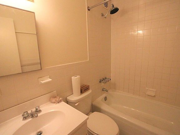 3rd image of 422 E 89th St APT 5
