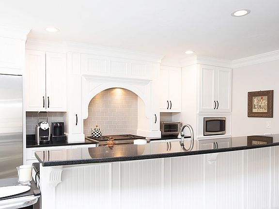 2nd image of 272 Beechwood St