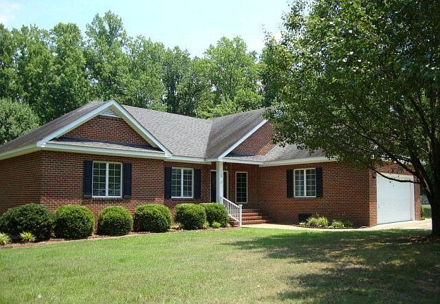 1st image of 105 Chimney Hill Ct