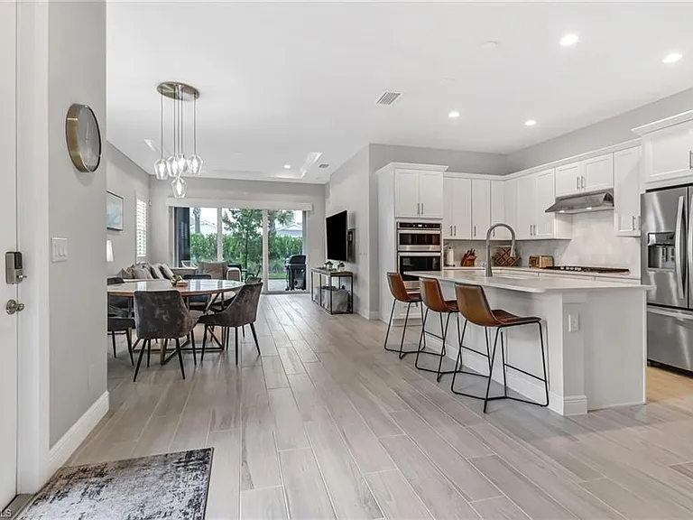 9032 Saint Lucia Dr — Photo 2
