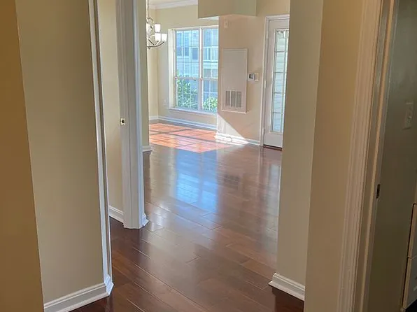 4561 Strutfield La, Alexandria, VA 22311