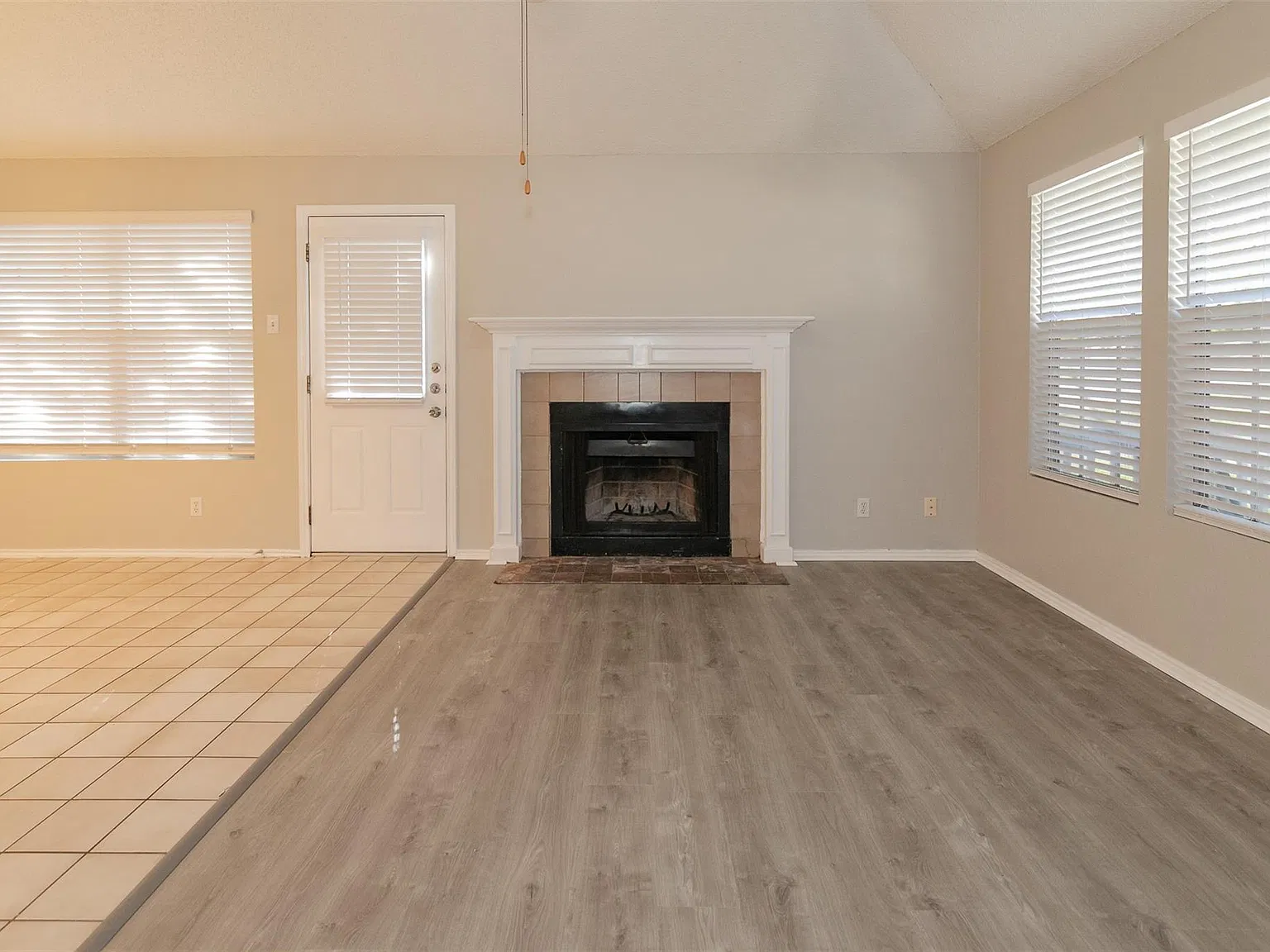 3 bed, 2.0 bath, 1962 sqft, $1,850 — Photo 3