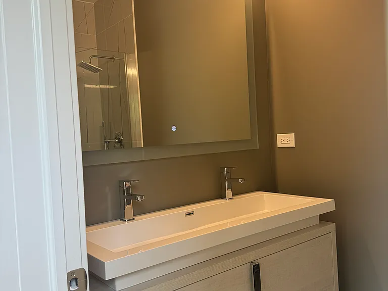 3723 S Lake Park Ave — Photo 9