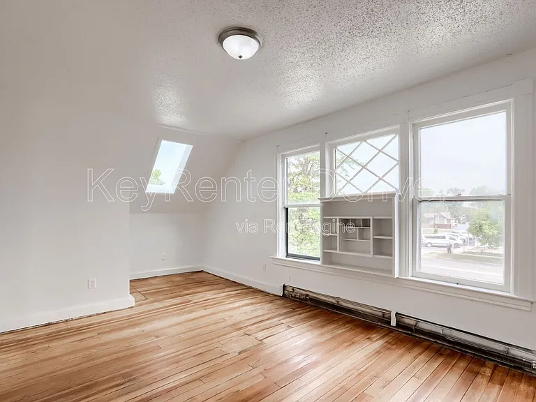1118 6th St #B — Photo 13