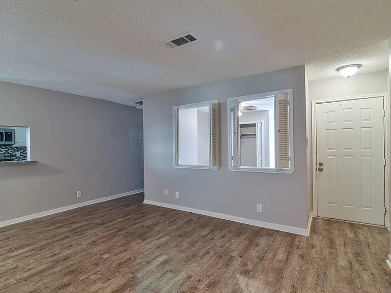 1906 Emerald Pl #1214 — Photo 5