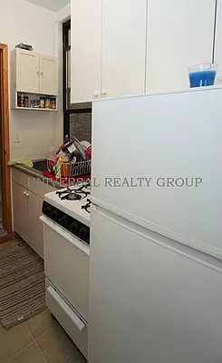 Rented by Universal Realty Group | media 11