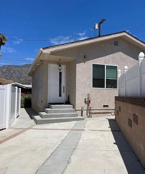 8023 1/2 Le Berthon St — Photo 18