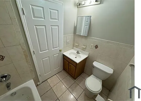 244 Nye Ave #2 — Photo 5