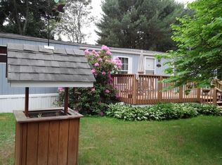 11 Blue Jay Ln, Hyde Park, NY 12538