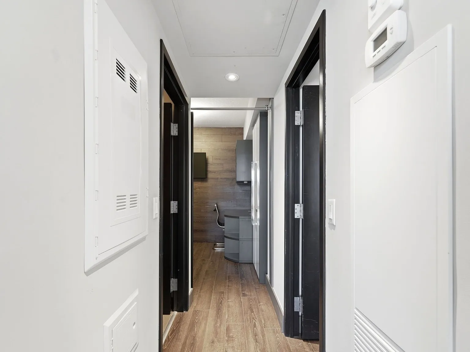 2 bed, 575 sqft, $2,500 — Photo 3