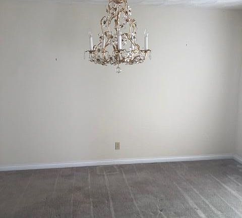 5th image of 370 Highland Springs Dr