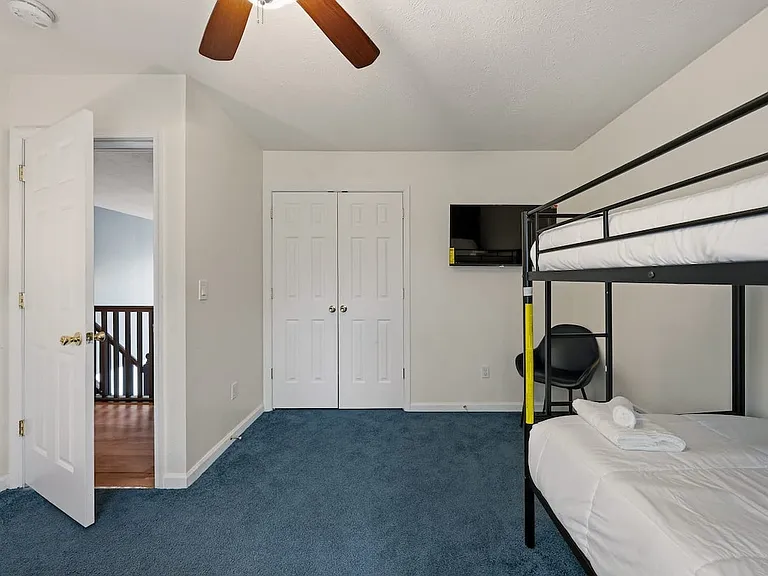 6000 Boardwalk Dr — Photo 24