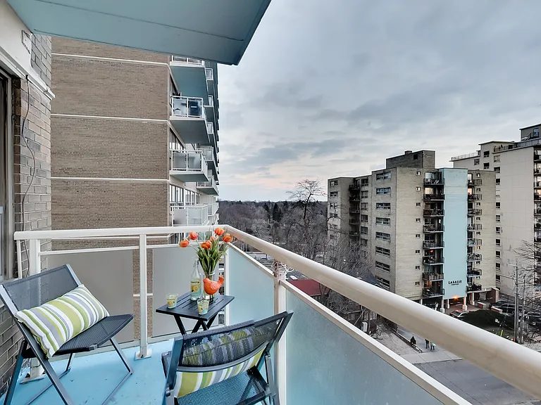 23 Lascelles Blvd — Photo 83