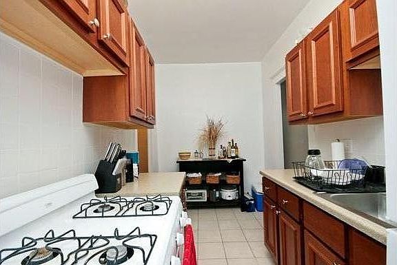 4th image of 549 W Wellington Ave #3W